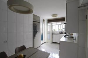 Image 7 - 895832