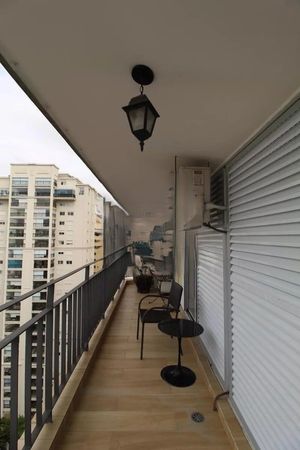 Image 21 - 895832