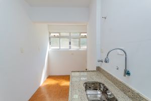 Image 17 - 895839