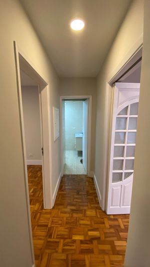 Image 1 - 895839