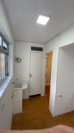Image 8 - 895839