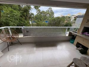 Image 4 - 895840