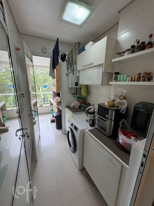 Image 9 - 895840