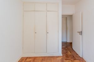 Image 19 - 895841