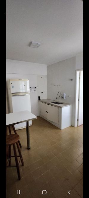 Image 12 - 895841