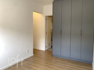 Image 9 - 895844