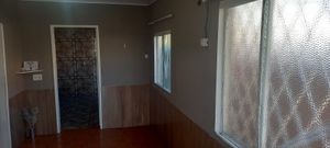 Image 3 - 895845