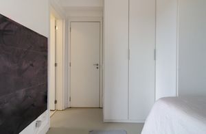 Image 19 - 895846