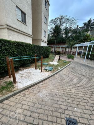 Image 21 - 895851