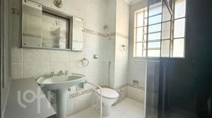 Image 22 - 895856