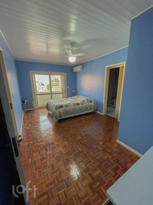 Image 11 - 895857