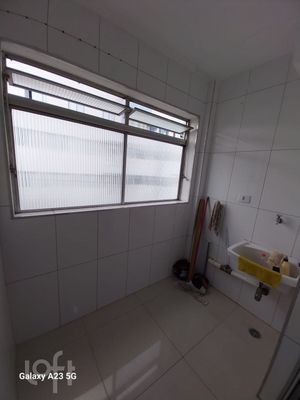 Image 6 - 895876