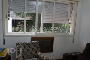 Image 7 - 895877
