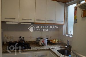 Image 10 - 895877