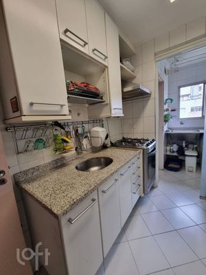 Image 11 - 895903