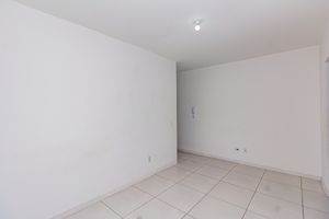 Image 1 - 895907