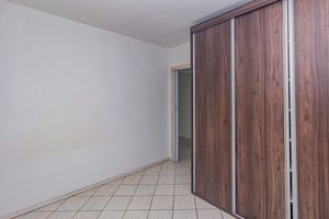Image 7 - 895907
