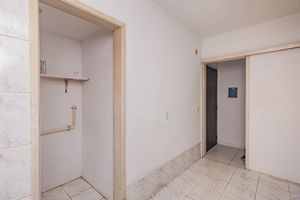 Image 15 - 895907