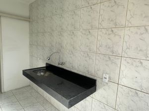 Image 4 - 895907