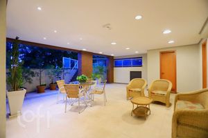 Image 19 - 895909