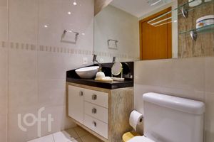 Image 9 - 895909