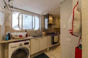 Image 9 - 895915