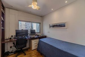 Image 13 - 895915