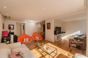 Image 1 - 895915
