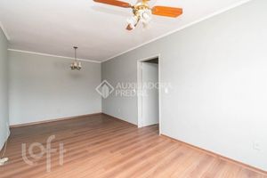 Image 1 - 895917