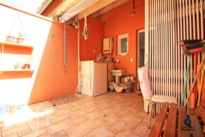 Image 8 - 895924