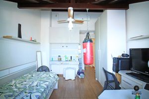 Image 14 - 895924