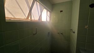 Image 15 - 895927