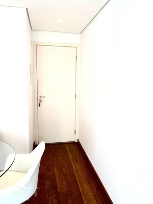 Image 3 - 895928