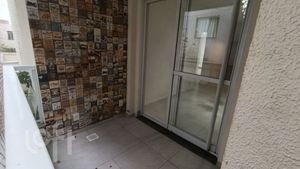 Image 4 - 895940