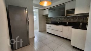 Image 14 - 895940
