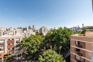 Image 9 - 895944