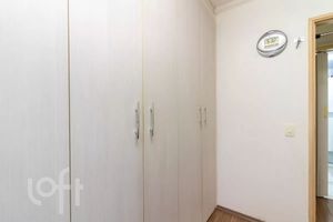 Image 28 - 895945