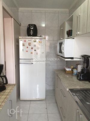 Image 8 - 895946