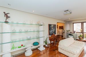 Image 6 - 895949