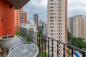 Image 3 - 895949