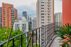 Image 4 - 895949