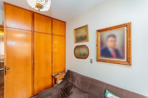Image 35 - 895949