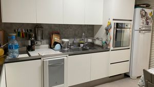 Image 4 - 895956