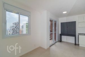 Image 6 - 895958