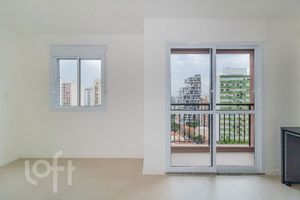 Image 4 - 895958