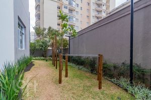 Image 24 - 895958