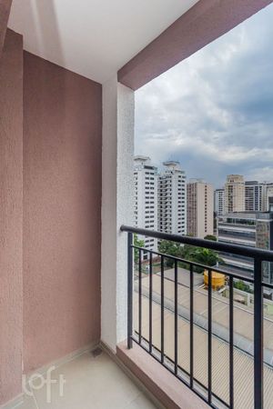 Image 10 - 895958