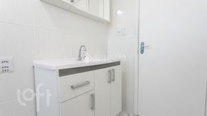 Image 19 - 895960