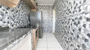 Image 8 - 895960