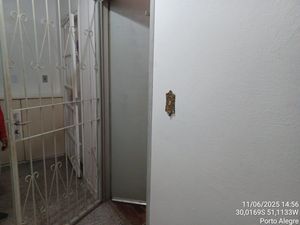 Image 6 - 895964